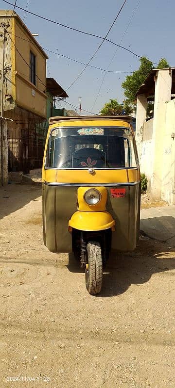 Sazgar 3 seater rickshaw in new condition 1