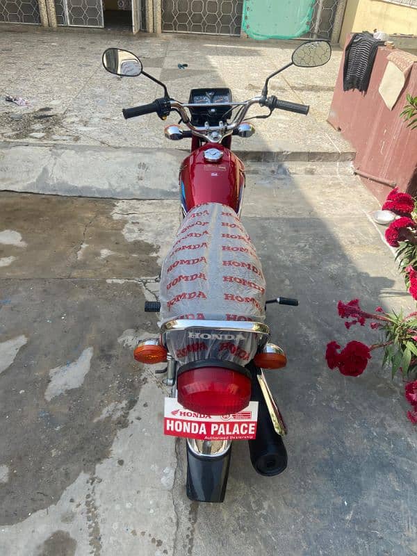 23/24 he all Punjab number laga hua he bilkull new bike condition 0