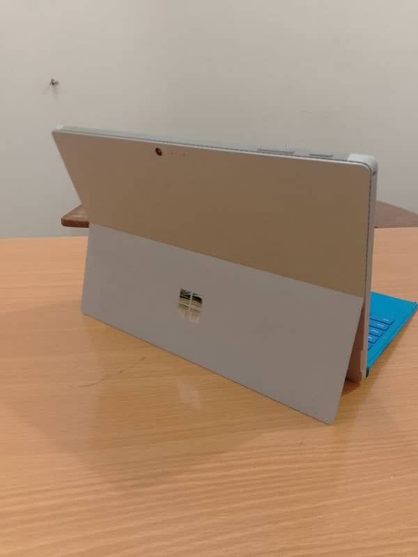 Surface laptop core i5 6th generation 2