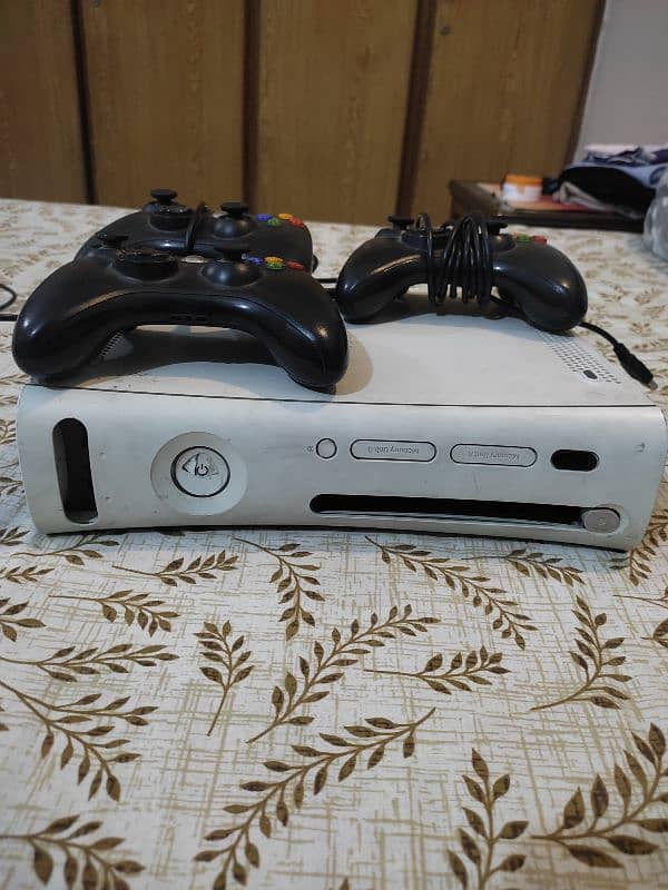 Xbox 360 jailbreak with 3 controllers 1