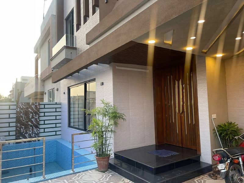 10 Marla House For Sale In Ghaznavi Block Bahria Town Lahore 2