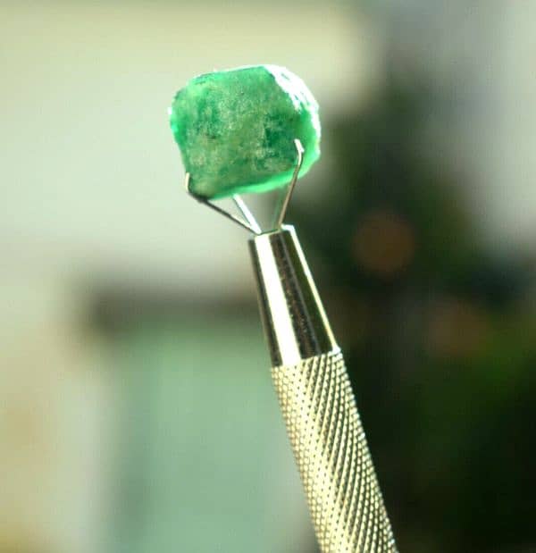 Swat Emerald crystals 10--5000 carats 1