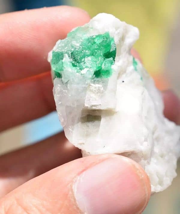 Swat Emerald crystals 10--5000 carats 4