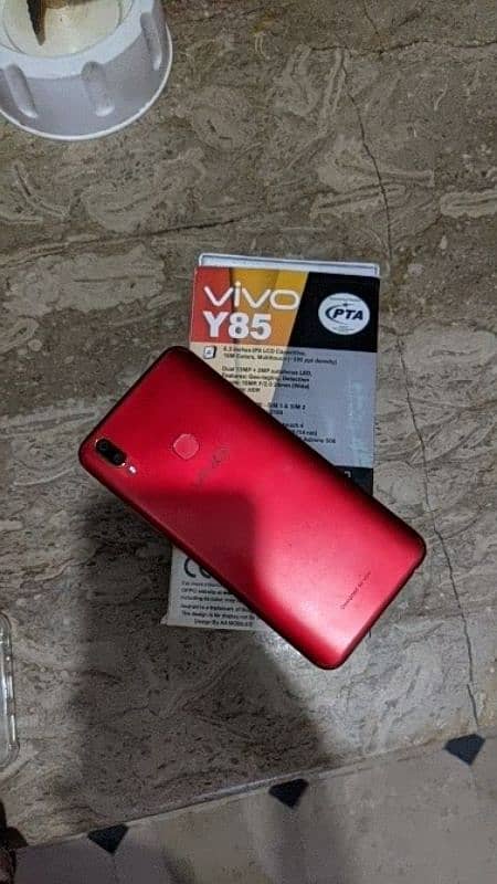 Vivo Y85 red color 4/64 Pta approve with box cahrger 0