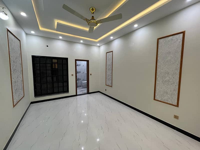 10 Marla House Available For Sale In Lake City Sector M-2A 8