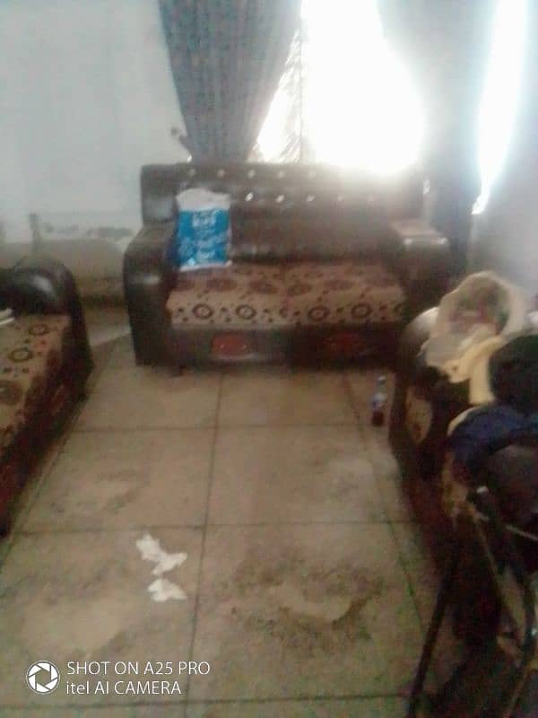 sofa in good condition 1