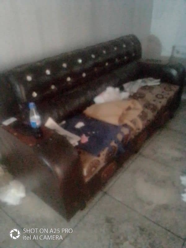 sofa in good condition 2