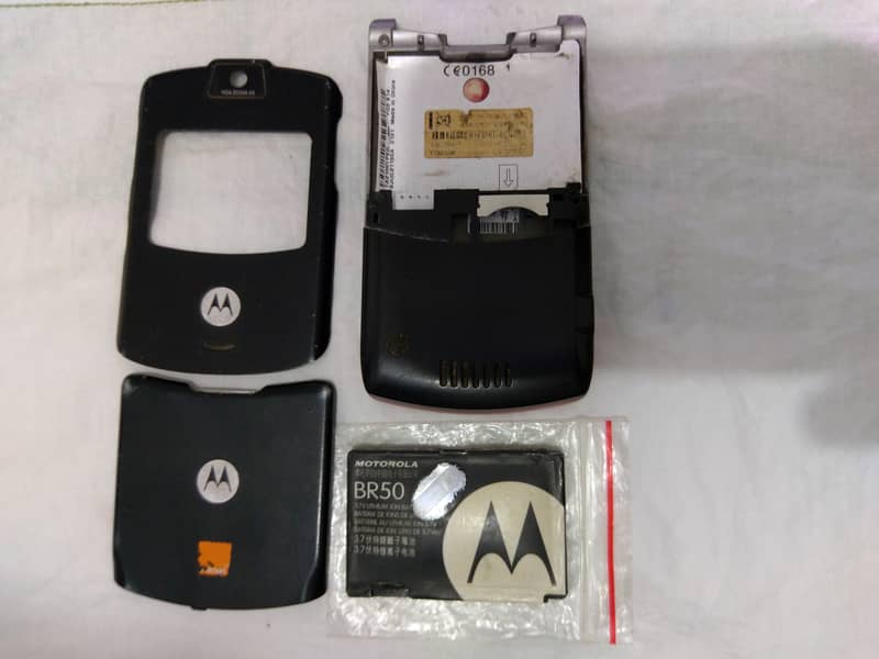 Motorola RAZR V3 Mobile casing and original battery 2