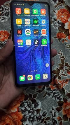 Oppo F11 lush condition fix price agree then contact me no offer plz