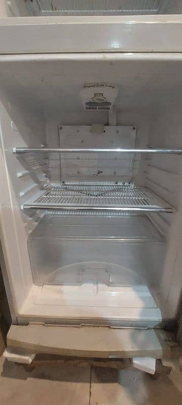 dawlance medium size crystal refrigerator 0