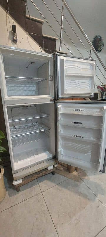 dawlance medium size crystal refrigerator 5