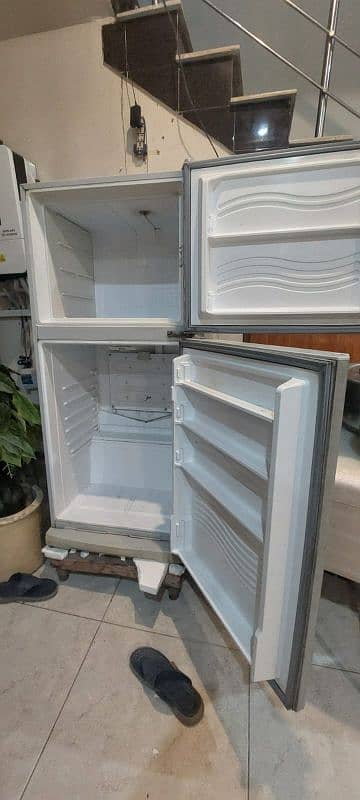 dawlance medium size crystal refrigerator 7