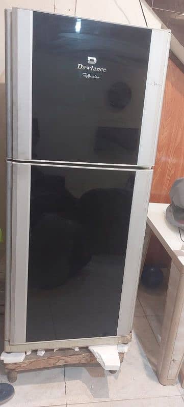 dawlance medium size crystal refrigerator 9