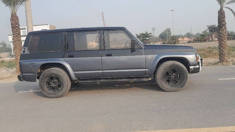 Nissan Patrol 1991 2