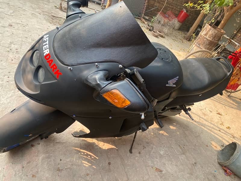 Honda CBR 1100 black bird 1