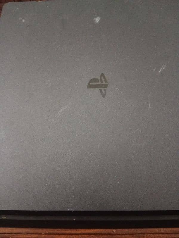 Ps4 slim 0