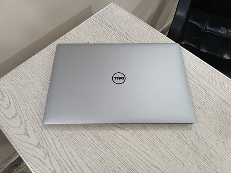 Dell precision 5510 i7 6th (i7-6820hq) 2gb Nvidia 4k borderless touch 0