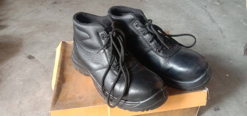 Safety shoes 1