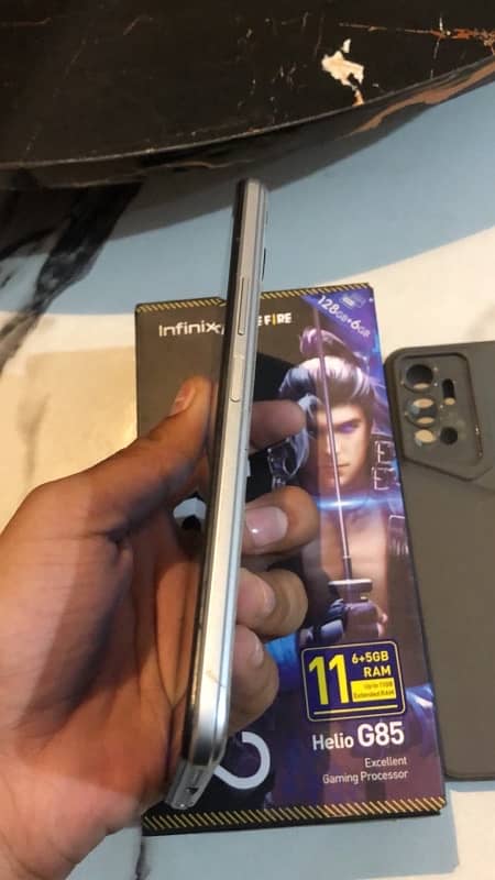 Infinix hot 12 in warrenty 5months 6/128 1