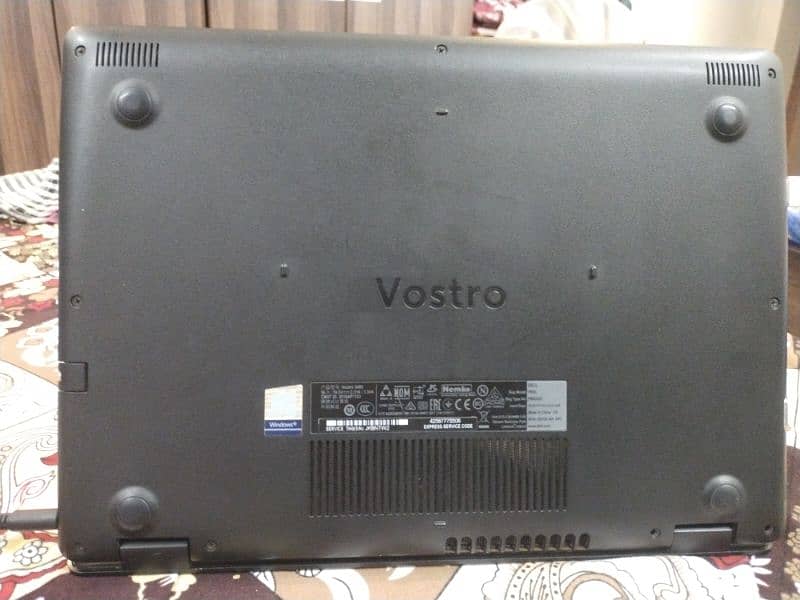 Laptop for sale model vostro 10 by 10 condition, core i5 8 generation 0