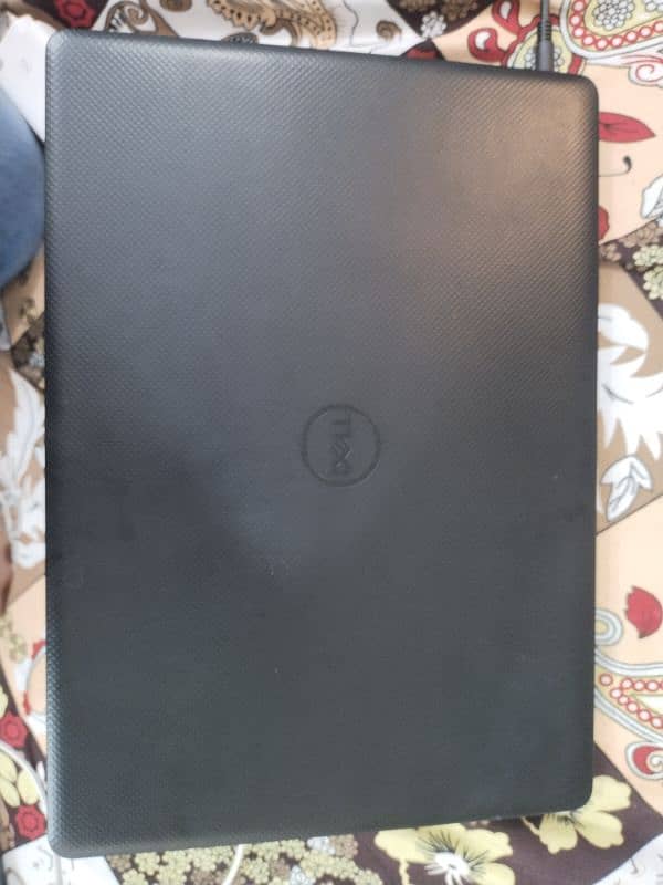 Laptop for sale model vostro 10 by 10 condition, core i5 8 generation 1