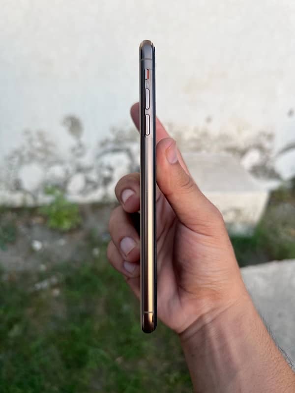 iphone XS Max Non PTA Sim Locked (jv). 3