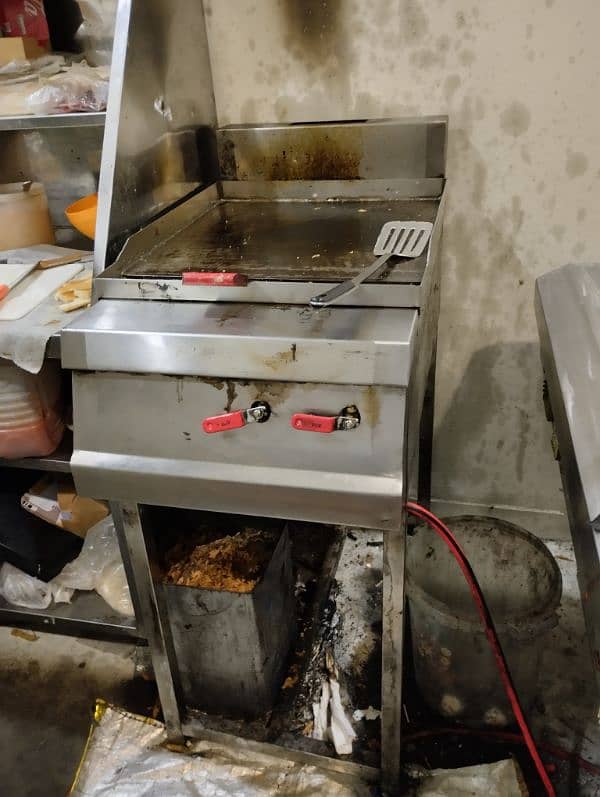 Fast food deep fryer machine 32 liter and separate hot plate machine 5