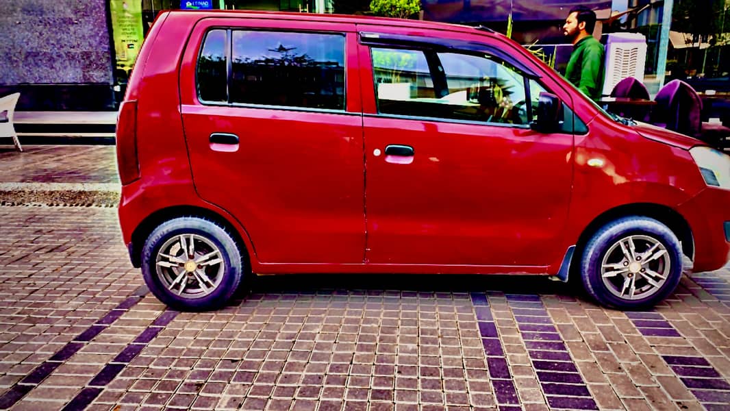 Suzuki Wagon R 2014 geniune in cheap price 1