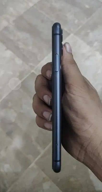 iPhone 11 Non PTA for Sale 2