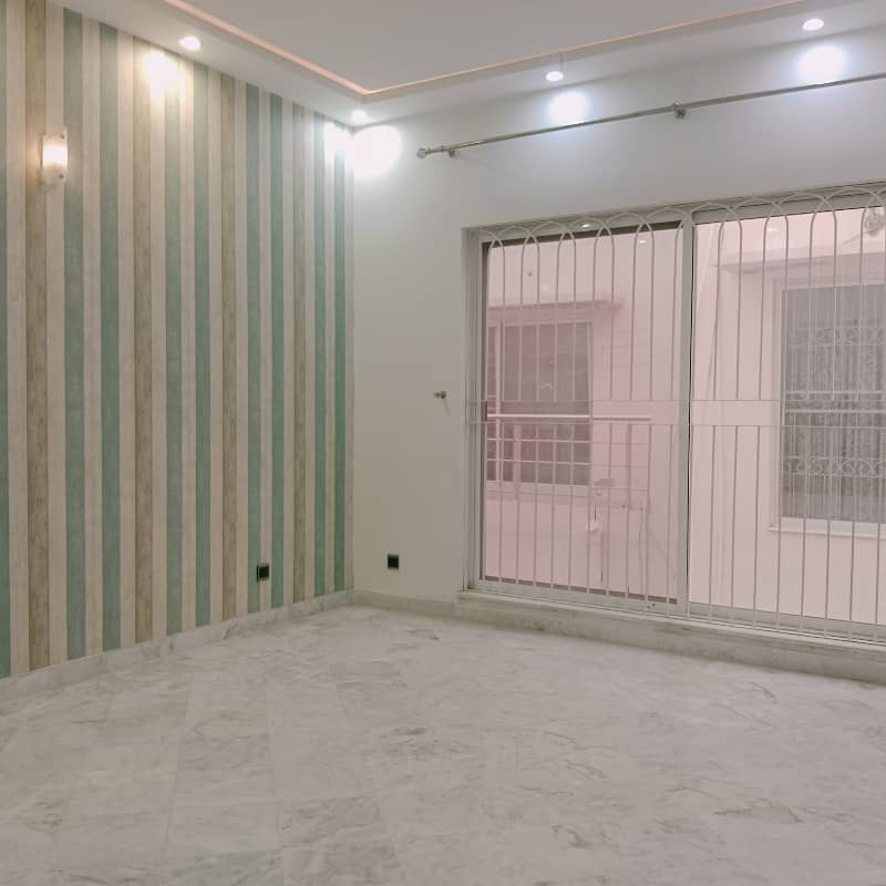 1 Kanal Well Maintained Upper Portion Available For Rent in DHA Phase 5 Near Park 10