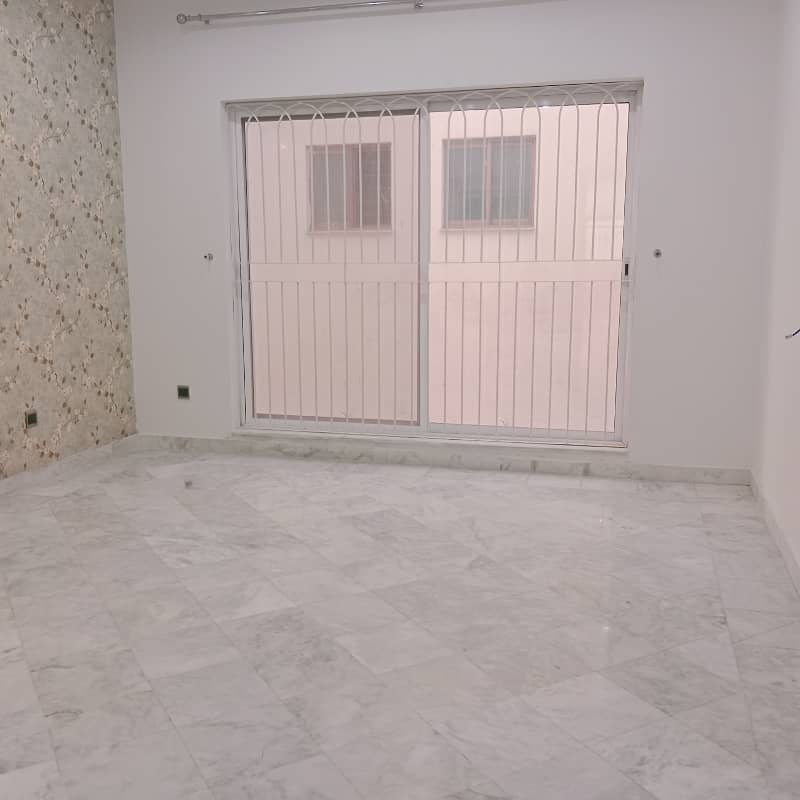 1 Kanal Well Maintained Upper Portion Available For Rent in DHA Phase 5 Near Park 13