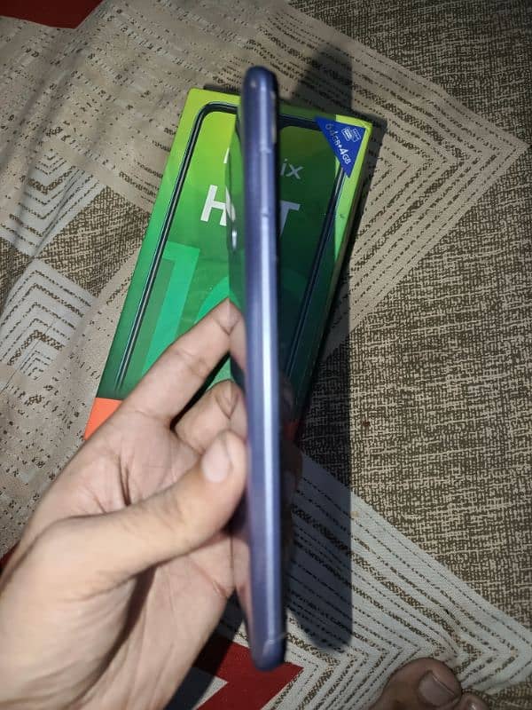 new condition ma hai infinix hot 9 play gb 4 64 hai 03258161507 4