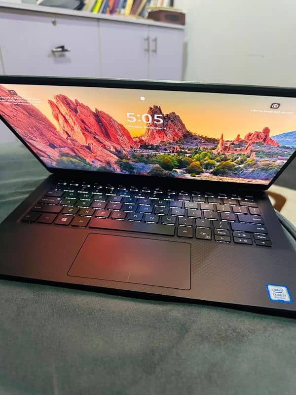 Dell xps 13” Core i7 8th Gen 2