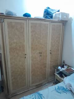 4 door cupboard