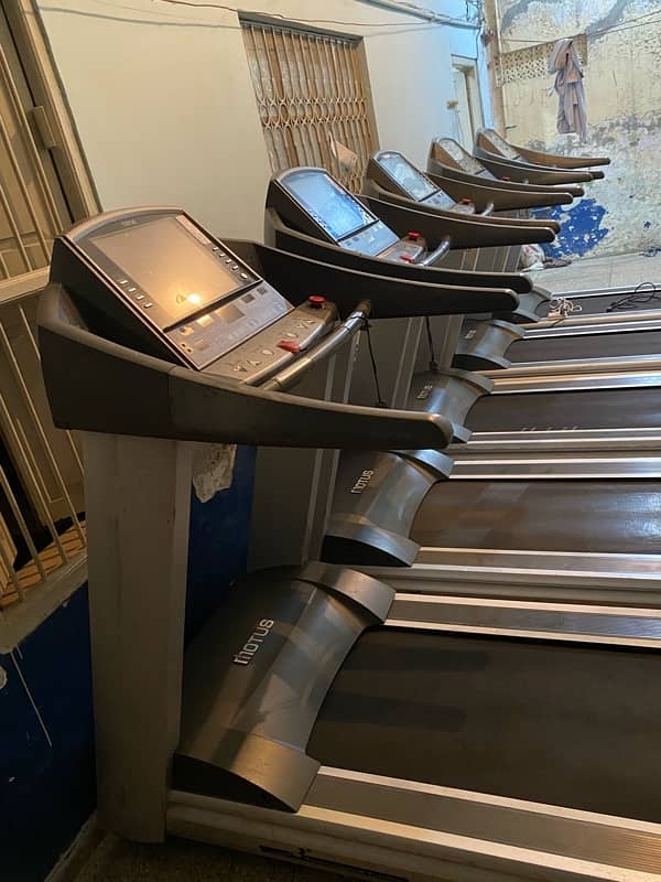 Motus Commercial Treadmill 1