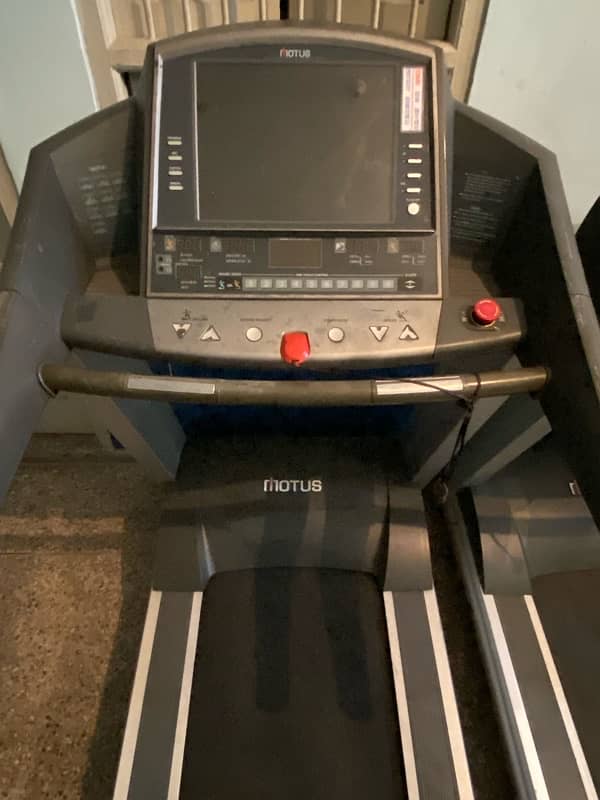 Motus Commercial Treadmill 2