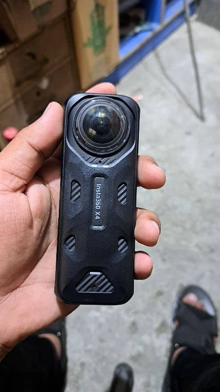 insta360 x4 with all accessories 2