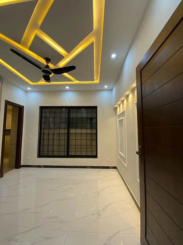 7 Marla House For Rent in Bahria Town Phase 8 Rwp 11