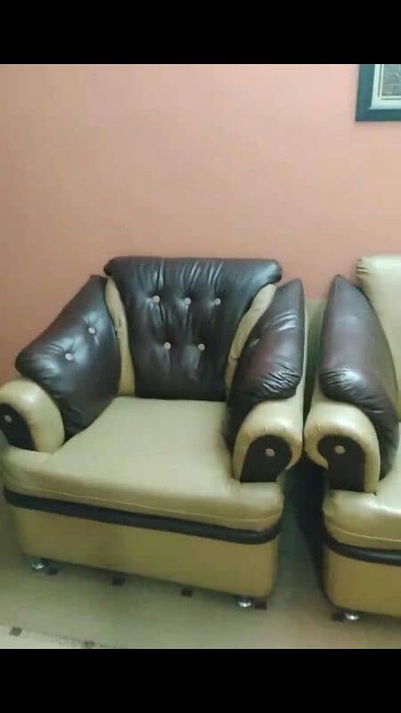 4 Seater Sofa 0