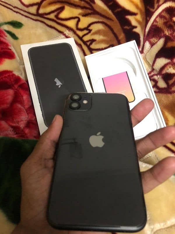 I phone 11 64gb 83 btrry health non pta 7