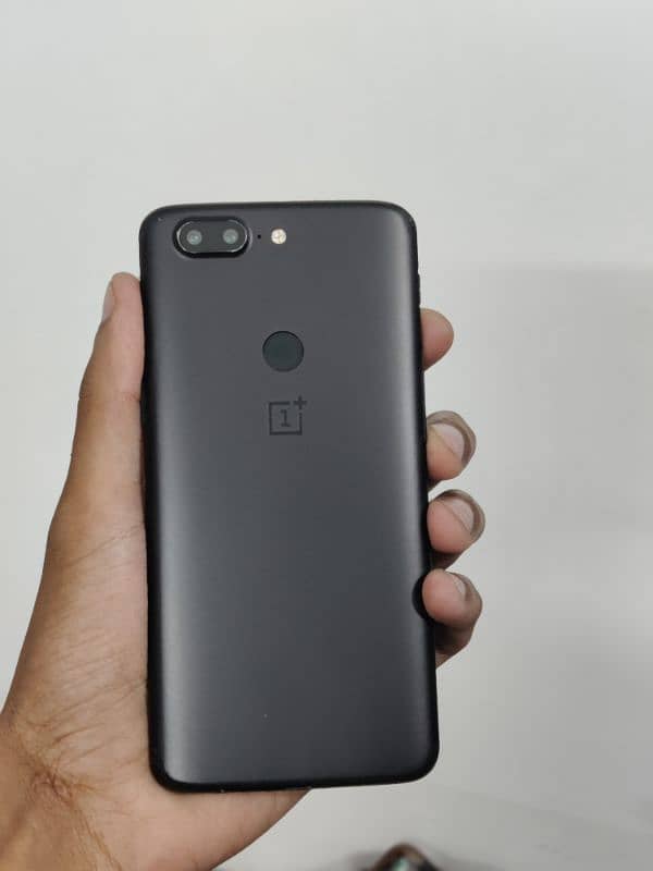 OnePlus 5T 6/128 GB approved 4