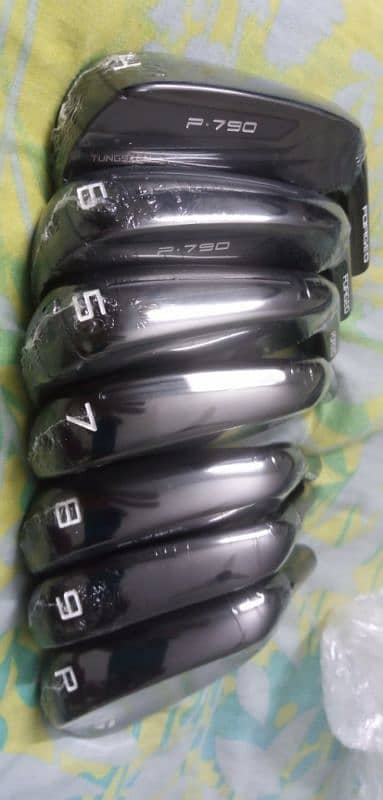 TaylorMade P790 black iron golf set 0