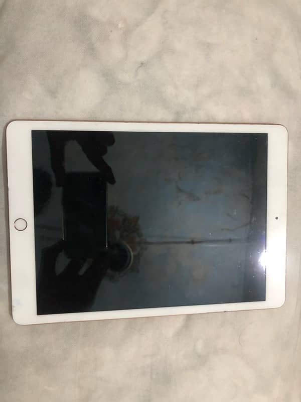 iPad 7 generation borad off 2