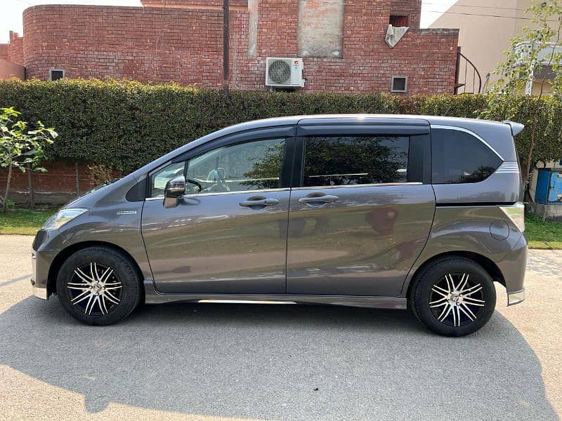 Honda Freed 2015 Model 3