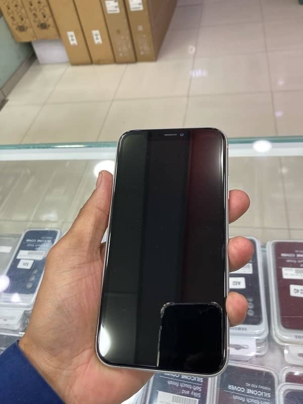 iPhone XR 64GB PTA Approved 4