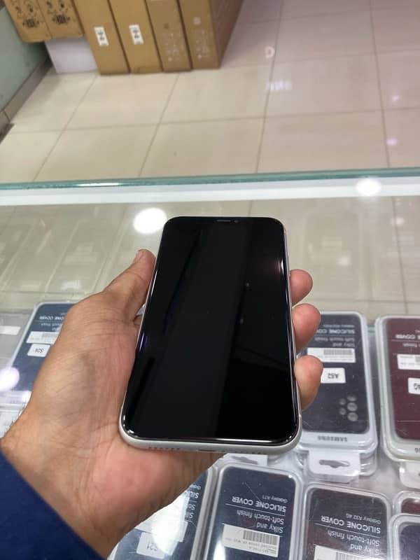 iPhone XR 64GB PTA Approved 5