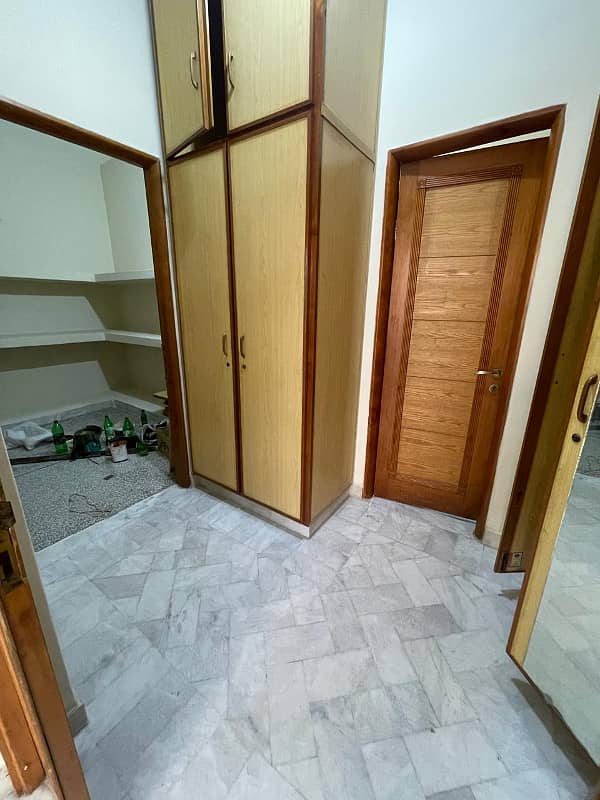 Prime Location Modern Kanal Upper With Servant Quarter For Rent in DHA Phase 5 Near Wateen Chowk and Lums University 1