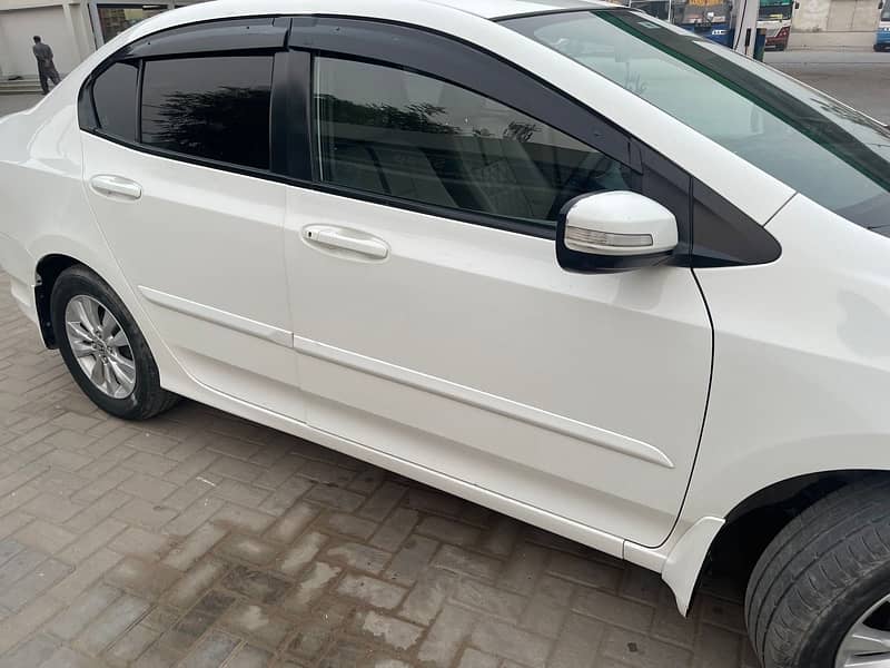 Honda City Aspire 1.5L 2017 Automatic 3