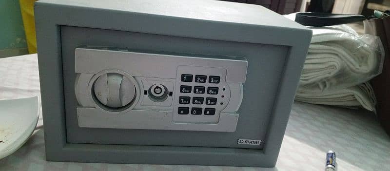 Security lock safe 0