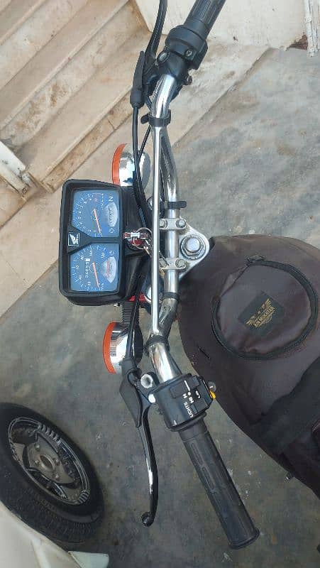 honda 125cg full original condition seld engine karachi number 3